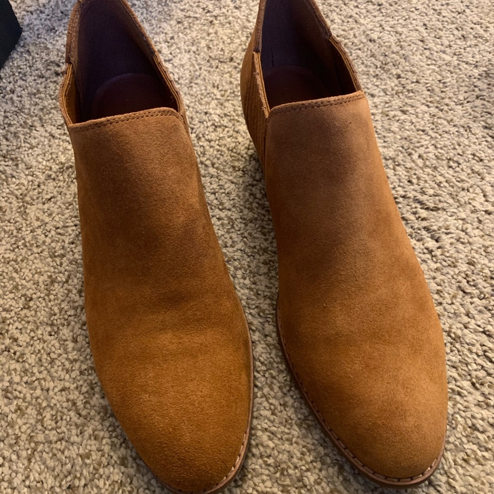 NWT Coach Women's Suede Ankle Bootie Saddle 9 M - Picture 2 of 8